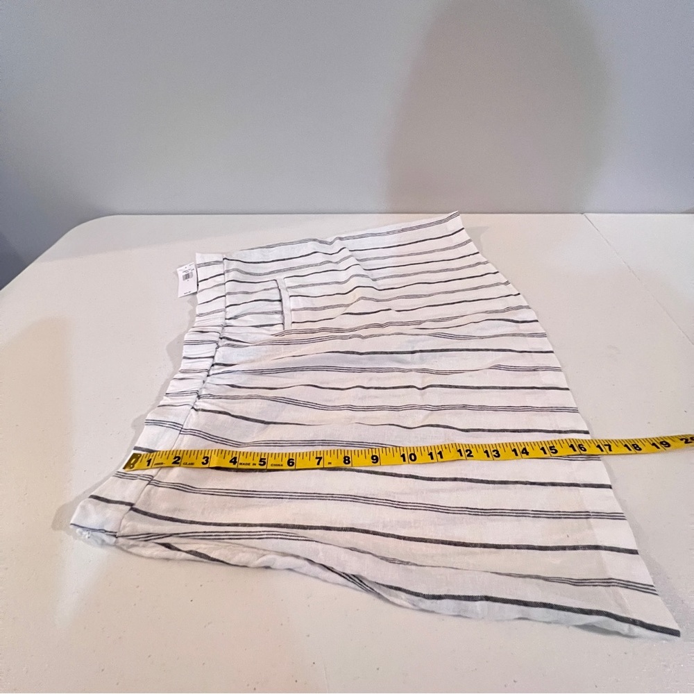 Old Navy NWT Black and White Vertical Stripe Mini Shift Skirt  Womens Size M - Picture 9 of 10